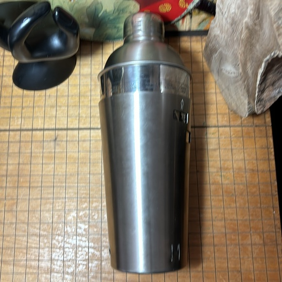 Chefmate Metal Bar Shaker With Drink Recipe Turn Selector Silver Tone 9.75”x4.5” - Picture 14 of 16